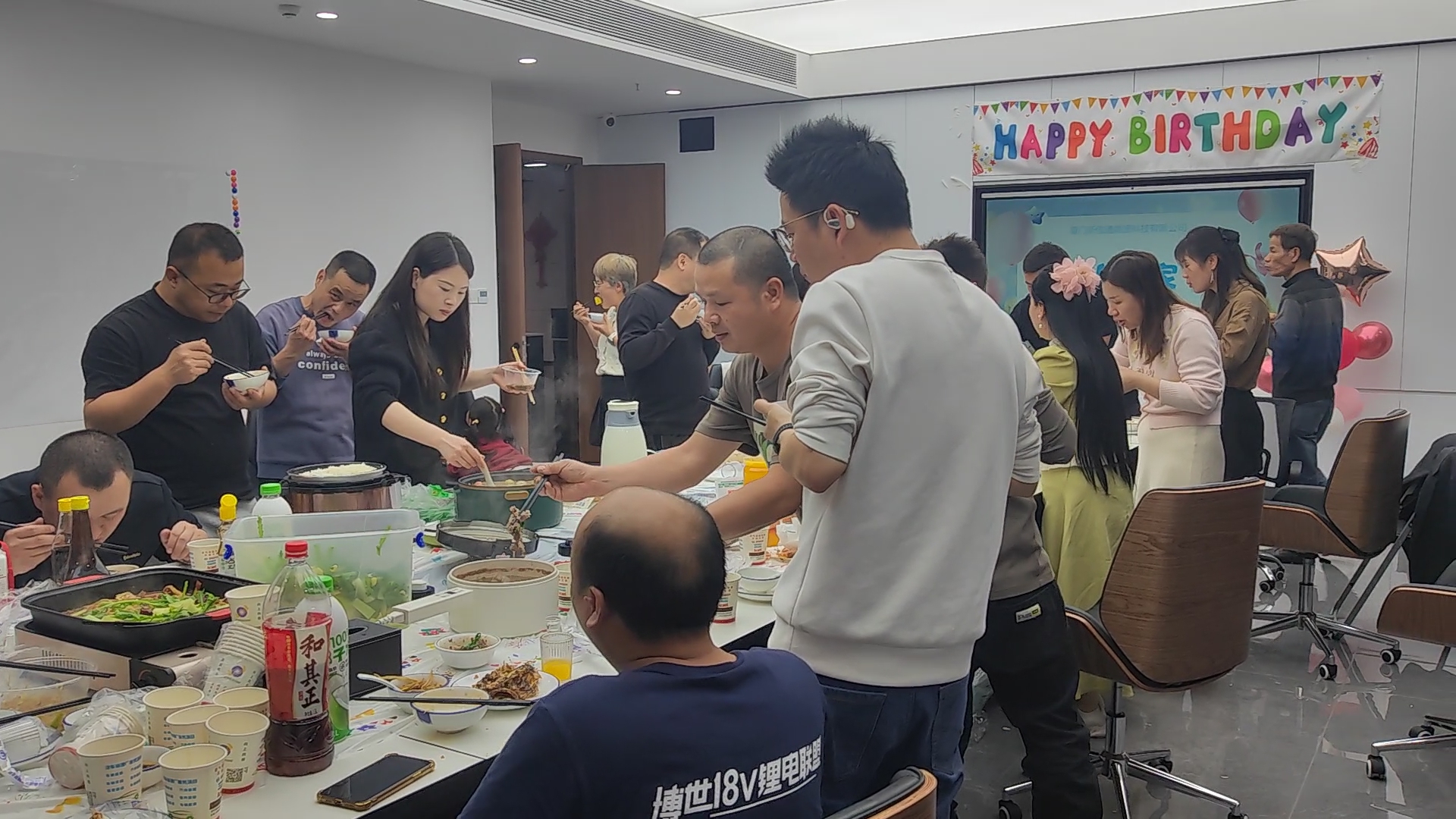 1774672718311401.jpg 聚餐2.jpg